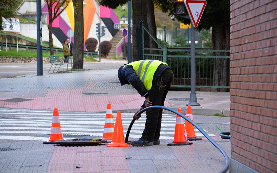 comment déboucher les wc avec une bouteille Courbevoie